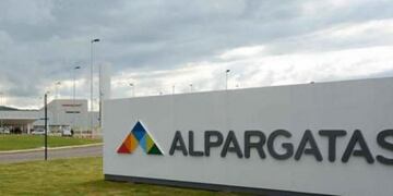 Alpargatas podría dar vacaciones anticipadas otra vez ante la falta de productividad y bajas en el sector\u002E