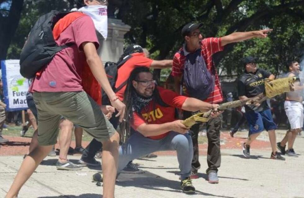 Reconocieron al manifestante que disparó un mortero 'casero' contra la Policía