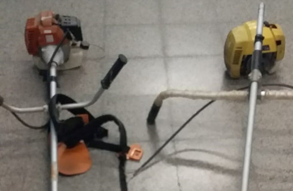 Roban dos motoguadañas y huyen al ver el móvil policial