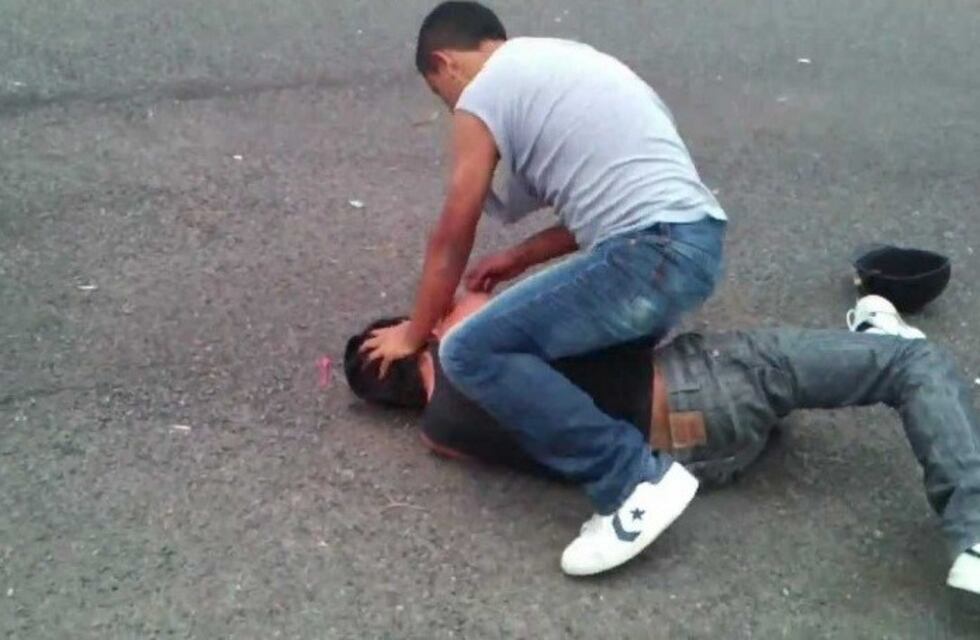 Un joven murió en una pelea de cuchillos en Colonia Santa Rosa