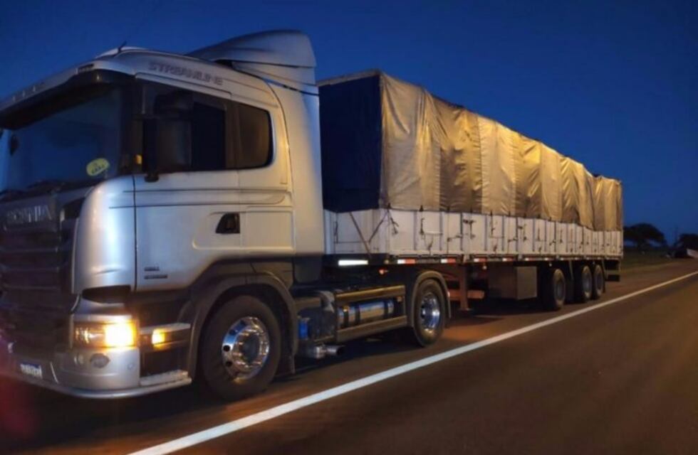 San Luis: un camionero se quedó dormido y provocó un tremendo accidente