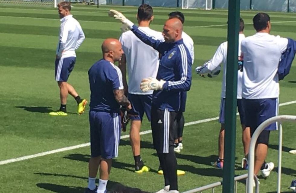 Sampaoli ya le habría confirmado a Caballero que será titular ante Islandia