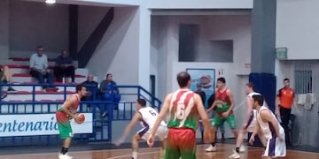 Misiones\u002E Seleccionado de Misiones ante el Seleccionado de Santa Fe por el Campeonato de Básquetbol de Mayores en Formosa\u002E (Misiones Online)