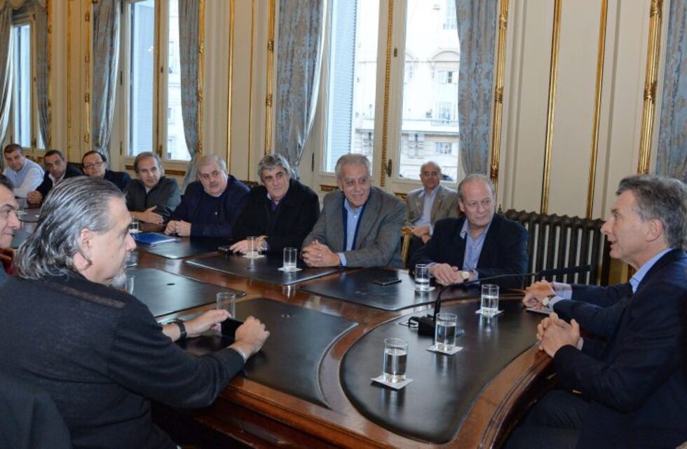 Tras acuerdo con la CGT, el Gobierno convoco a empresarios y sindicalistas a una mesa de diálogo