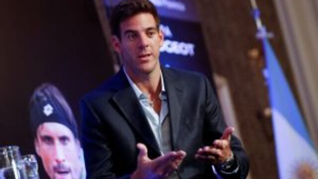 BAS006. BUENOS AIRES (ARGENTINA) 20/12/2016.- El tenista argentino Juan Martu00edn del Potro (d) ofrece una conferencia de prensa hoy, martes 20 de diciembre de 2016,   EFE/David Fernu00e1ndez buenos aires juan martin del potro tenista argentino tenis conferencia