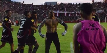 Ignacio Arce, arquero de San Martín de Tucumán (Foto: Prensa)\u002E