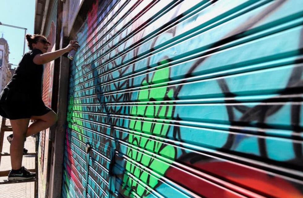Arte, arte, arte: intervinieron más de sesenta persianas del centro de Rosario