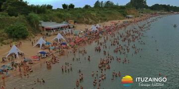 Playa de Ituzaingó la preferida por los misioneros cuando el calor arrecia\u002E (Turismo de Ituzaingó)
