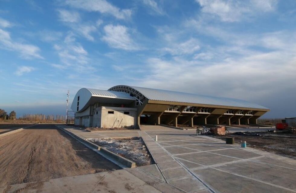 La obra del polideportivo de Villa Atuel está al 90%