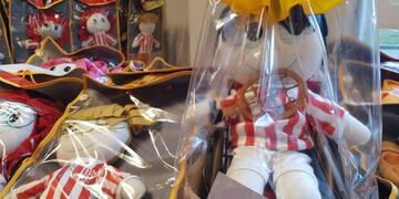 En el flamante local de Gloriamanía, en el edificio recién inaugurado por Instituto, ya se puden comprar los muñecos\u002E