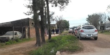 Un hombre tomó de rehenes a su mujer y a su hijastra, y amenazó con matarlas\u002E (Foto: Primera Línea)