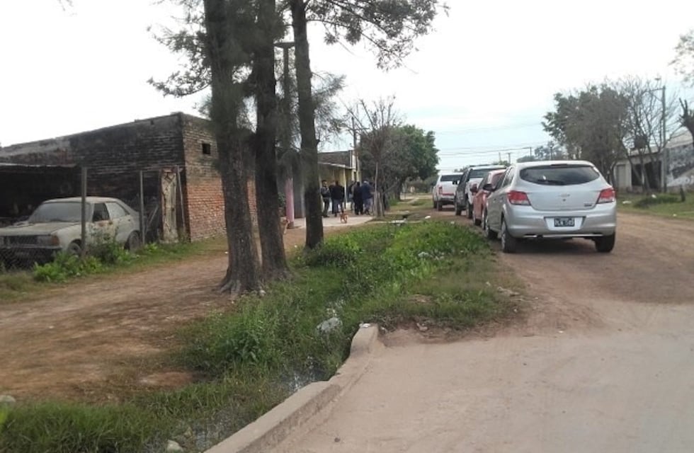 Un hombre tomó de rehenes a su mujer y a su hijastra, y amenazó con matarlas