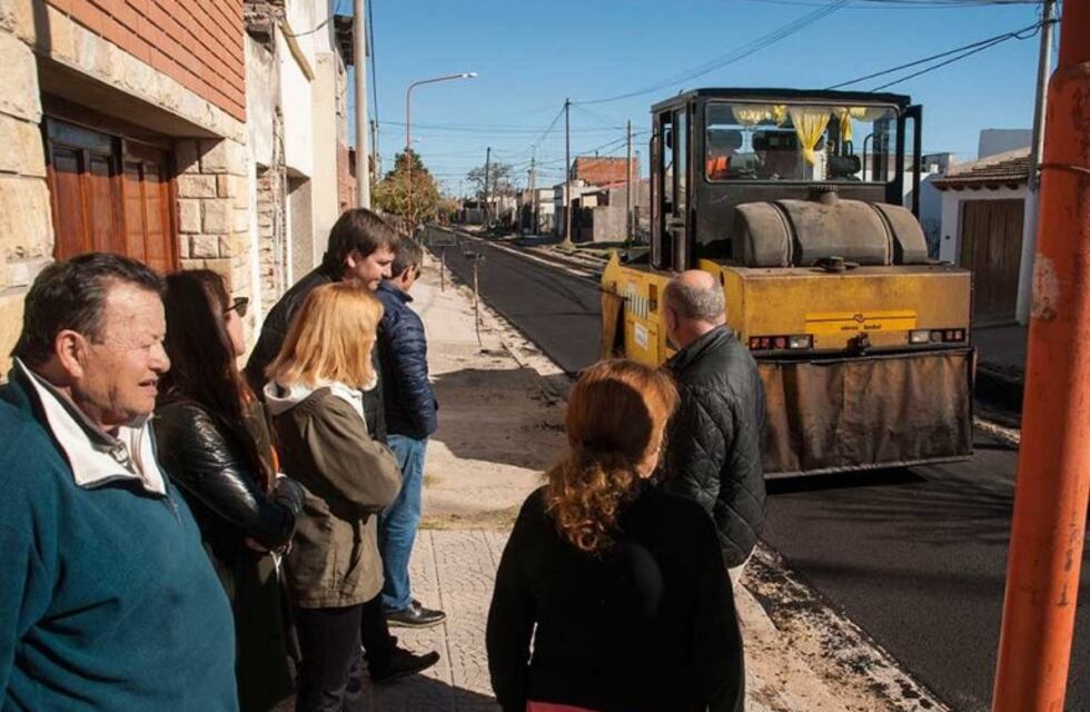 Pavimentaron dos cuadras de calle Hipólito Yrigoyen en Punta Alta