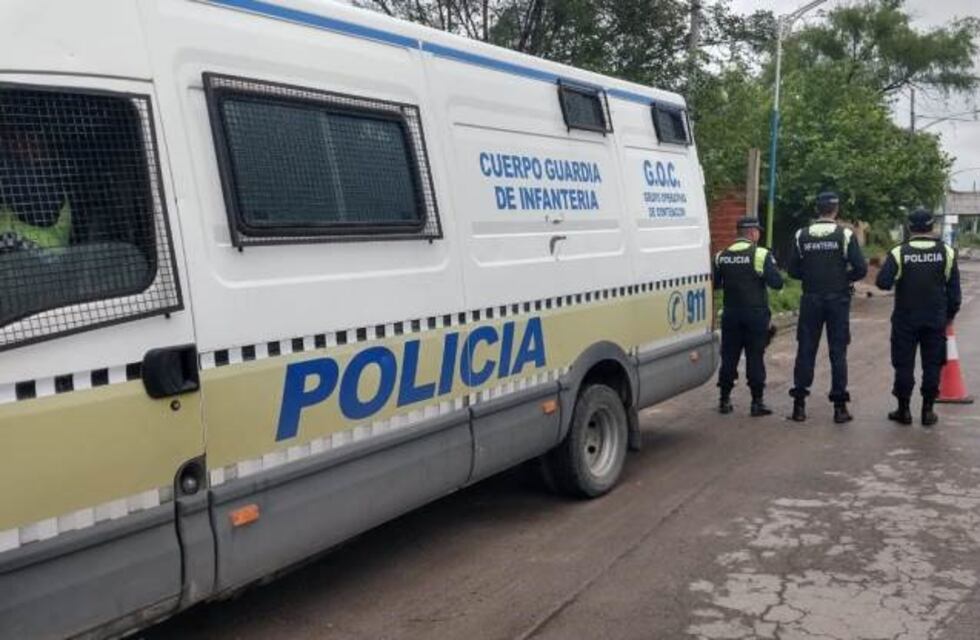 Tafí Viejo: local de celulares sufrió un violento asalto
