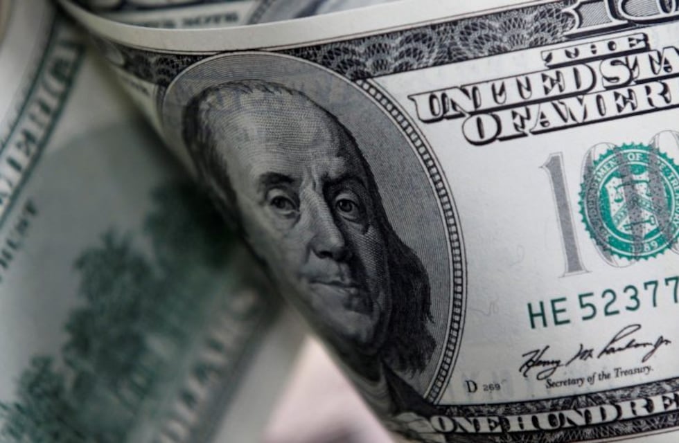 Se dispara el precio del dólar en la Bolsa y roza los 75 pesos