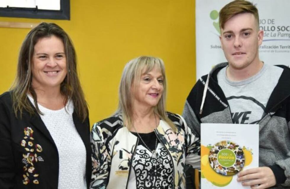 Entregaron créditos de Economía Social a emprendedores de Ataliva Roca