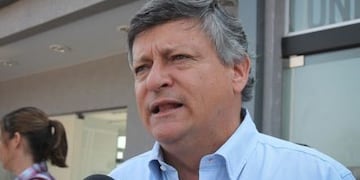 El gobernador del Chaco, Domingo Peppo, anunciando las nuevas medidas frente a la prórroga de la emergencia hídrica (Diario Norte)\u002E