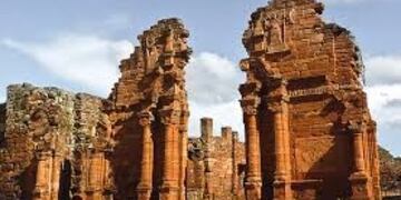 El portal de la antigua iglesia de San Ignacio Miní\u002E (Iguazú Portal)