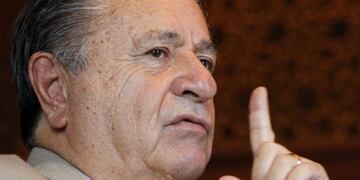 MADRID, 28/05/2014\u002E- El expresidente argentino Eduardo Duhalde durante la entrevista que ha concedido a Efe hoy en Madrid, donde en los próximos días va a participar en un seminario sobre sostenibilidad organizado por la Secretaría General Iberoamericana junto a representantes de la política, la economía y la sociedad civil de diferentes países\u002E Duhalde considera que el principal legado de la actual inquilina de la Casa Rosada, Cristina Fernández, será \