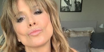 Flavia Palmiero deslumbró con un blazer de brillos y en corpiño