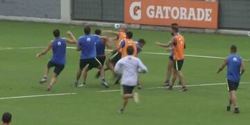 Memes tras la pelea de Insaurralde y Silva en la pru00e1ctica de Boca.