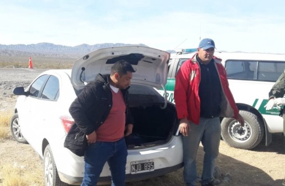 Funcionario sanjuanino viajaba con armas, intentó fugarse y quedó detenido