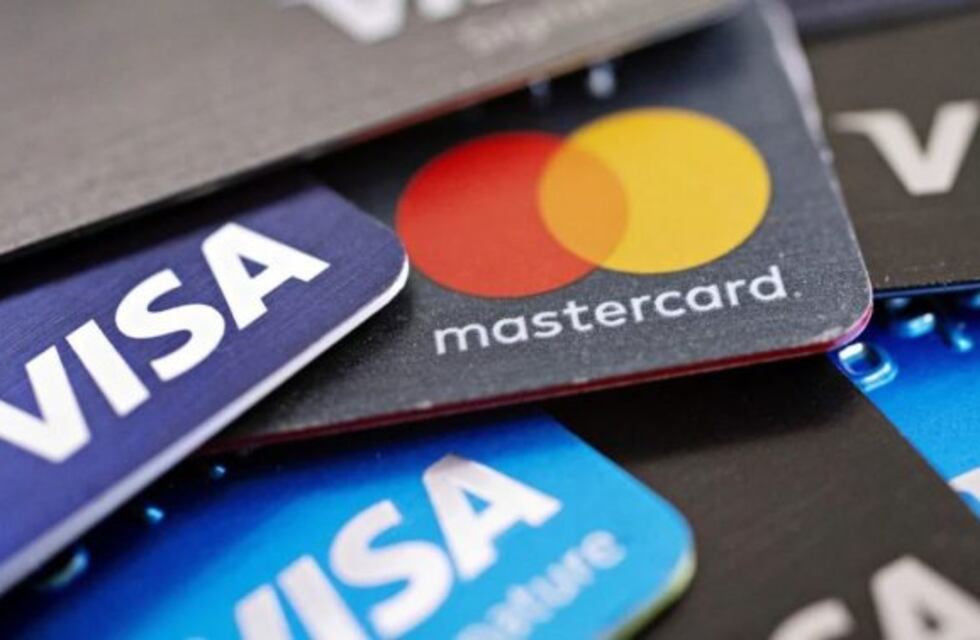 Entró en vigencia la suba del 1,2% para compras con tarjeta de crédito