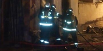 Antonia Carmen Gómez se encontraba junto con su pareja, identificado como Carmelo Mario Gaspina (68), en una casa de Diagonal Passera al 300, detrás del Arco de Rodeo de la Cruz\u002E