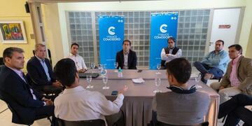 Reunión por situación petrolera