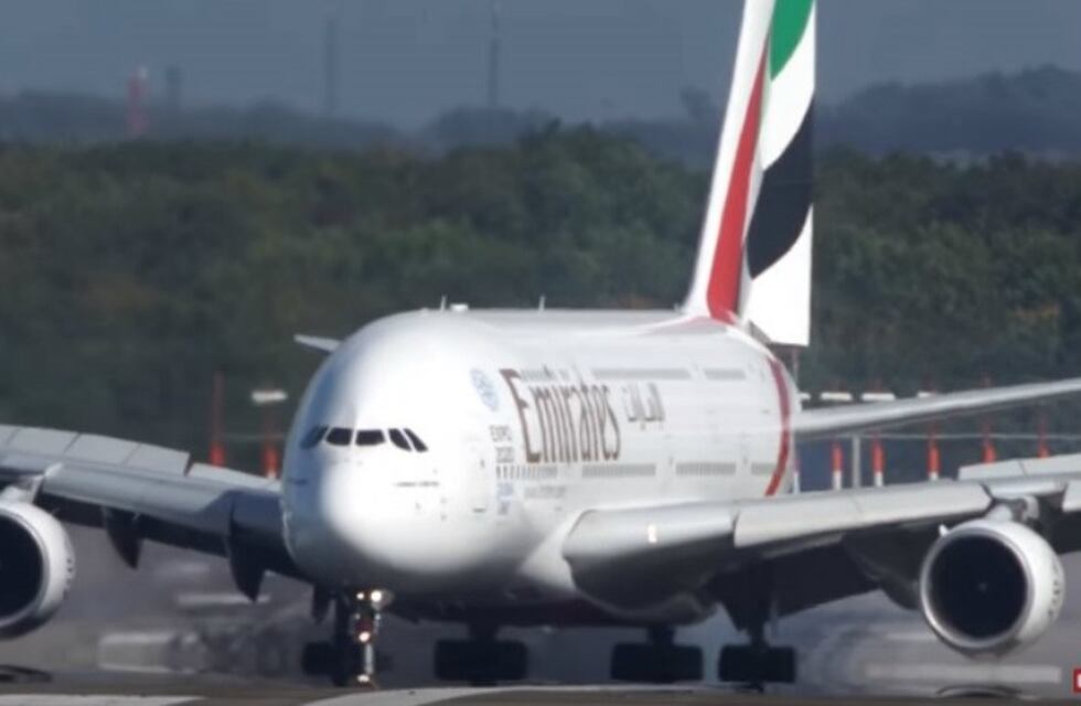 Viral: impresionante aterrizaje con viento cruzado de un Airbus A380 en Alemania