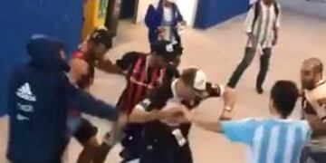 Argentinos y croatas, a las piñas debajo de una de las tribunas del Nizhny Novgorod Stadium\u002E