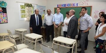 Manzur inauguró las obras de renovación en la Escuela N°309 de Ticucho\u002E (Gobierno de Tucumán)