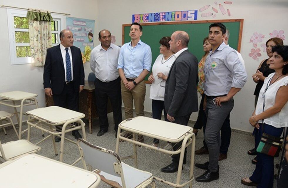 Manzur inauguró las obras de renovación en la Escuela N°309 de Ticucho