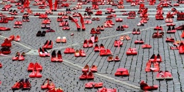 Realizarán en Neuquén la exposición de los "zapatos rojos" contra la violencia a las mujeres