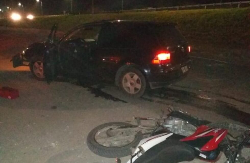 Malagueño: choque frontal entre un vehículo y una motocicleta