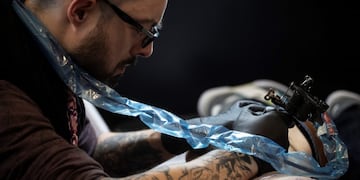 Cumplió su promesa de llevar a Diego en su piel (AFP)\u002E