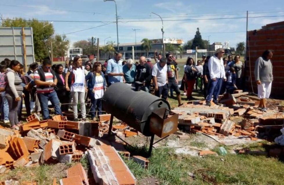 Frangolini: "Exigimos que Passaglia reconstruya el centro de formación"