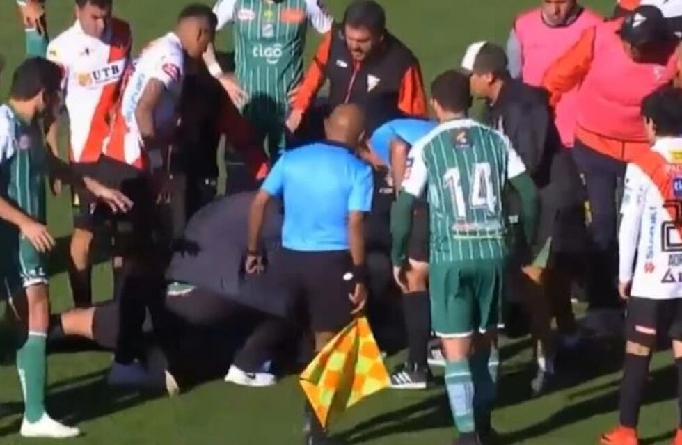 Un árbitro murió en pleno partido de la primera división boliviana