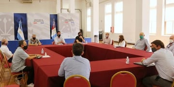 El Ministerio de Trabajo de Santa Fe organizó una reunión con la Cámara de Guarderías Náuticas y clubes de la costa rosarina\u002E (@santafetrabajo)