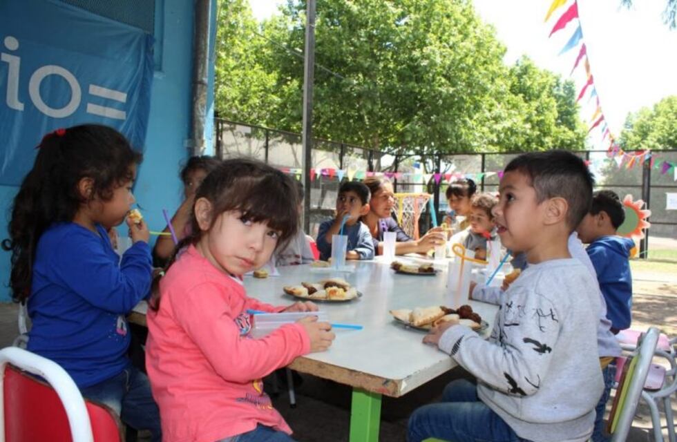 Entre la crisis y el ajuste presupuestario, el municipio redefine la ayuda social