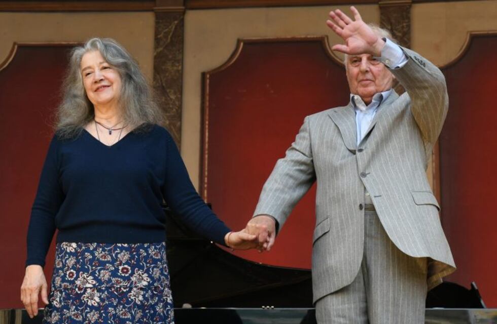 Barenboim y Argerich tocaron gratis junto al Colón