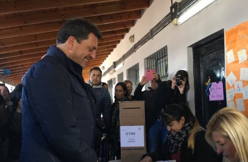 Sergio Massa votó en Tigre con "esperanza y alegría"