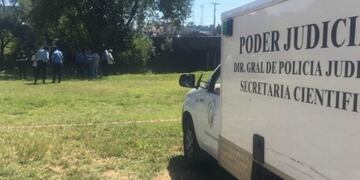 El hombre fue encontrado junto a un u00e1rbol al lado del puente Tablada.