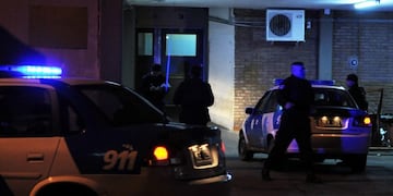 Patrullero policial Santa Fe con detenido