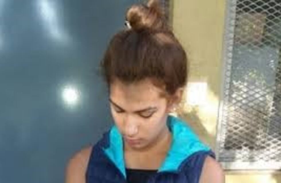 La joven que fue esposada por la policía detalló el maltrato: "Negrita villera, dejá de gritar"