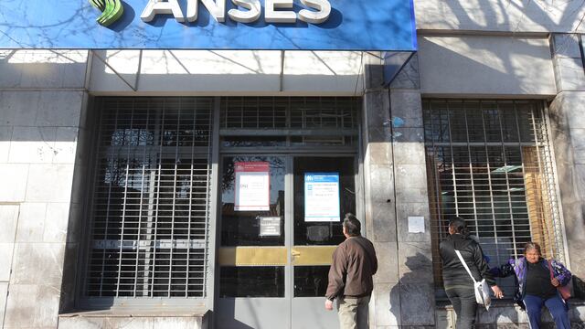 El Gobierno decidió suspender la entrega de créditos de la Anses a jubilados y trabajadores. Foto: Archivo