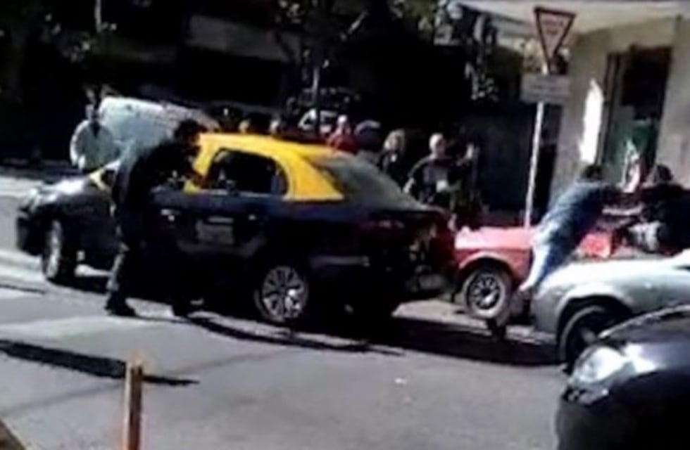 Taxista violento: acusado de "daños y lesiones", podría recibir una pena de dos años de prisión