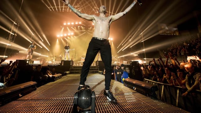 ARCHIVO - Chester Bennington, el cantante de la banda de rock estadounidense Linkin Park, el 03/07/2017 durante un concierto en Londres, Reino Unido\u002E El cantante fue encontrado muerto en su casa de Palos Verdes, en California\u002E (Vinculado al texto de dpa \