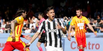 Soccer Football - Serie A - Benevento Calcio vs Juventus - Stadio Ciro Vigorito, Benevento, Italy - April 7, 2018   Juventus’ Paulo Dybala celebrates scoring a goal   REUTERS/Ciro De Luca