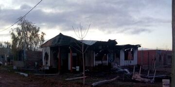 Murió un nene neuquino en un incendio en Valentina Norte (Foto: Gentileza)